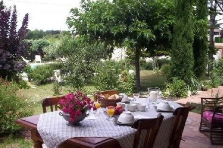 Le Mas Des Lavandes Bed and Breakfast Le Pegue Εξωτερικό φωτογραφία